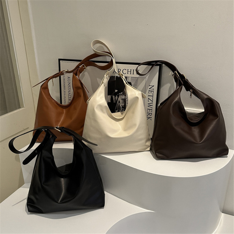 Strakke zwarte leren schoudert - Leather Work Outfit recensie en prijs