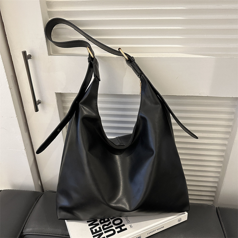 Strakke zwarte leren schoudert - Leather Work Outfit recensie en prijs